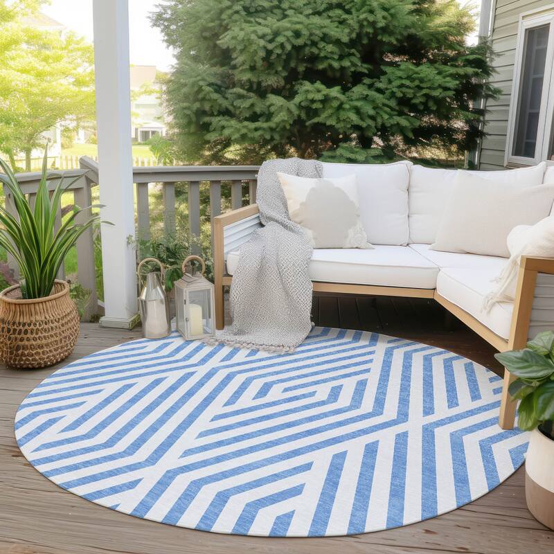 Machine Washable Indoor/ Outdoor Modern Diamonds Chantille Rug - 8' x 8' - Denim