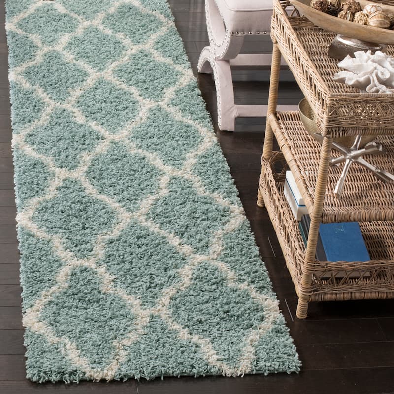 SAFAVIEH Dallas Shag Hacer Trellis 1.5-inch Thick Rug - 2' 3" x 10' - Seafoam/Ivory - Runner/Rectangle