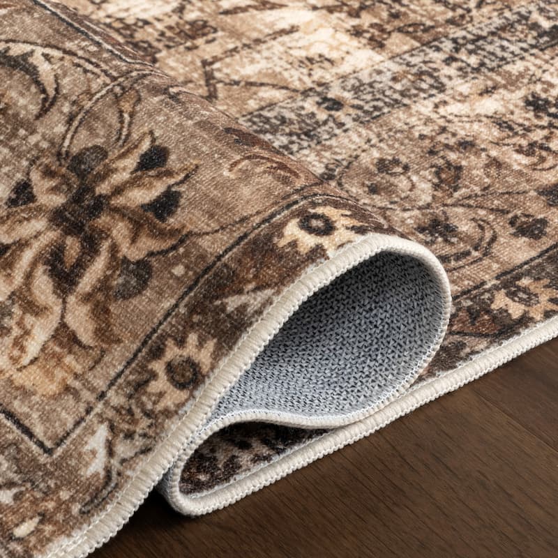 Nuloom Karrigan Medallion SplashGuard Machine Washable Area Rug