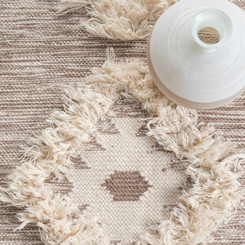 Nuloom Savannah Moroccan Tasseled Wool Area Rug