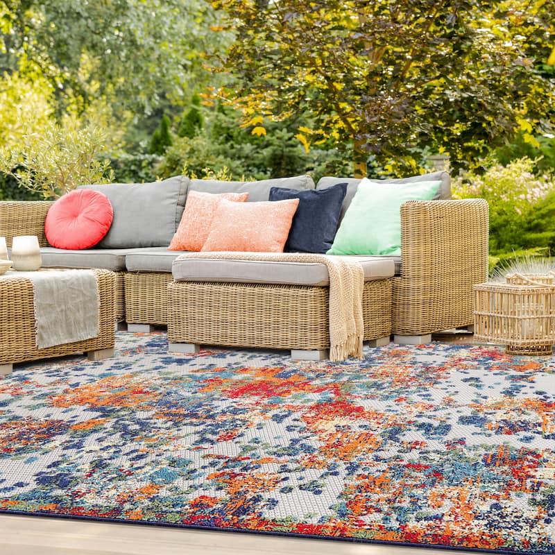 Superior Abstract Splatter Modern Indoor Outdoor Runner or Area Rug - 5' 2" x 7' 2"