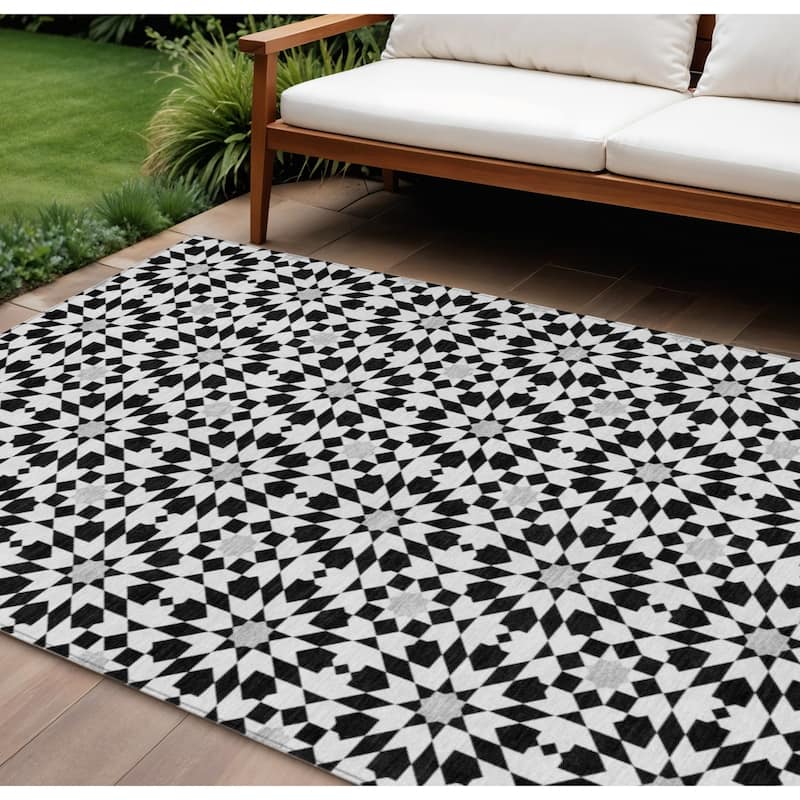 HomeRoots Floral Medallion Transitional Rectangle Outdoor Rug - 9' X 12'