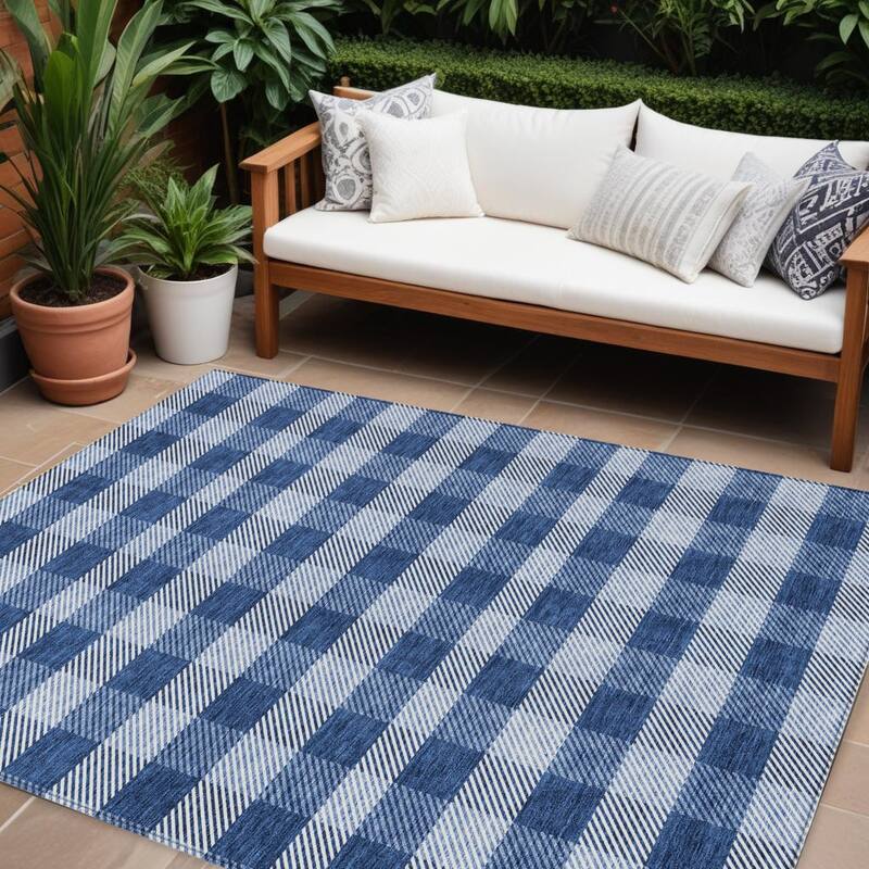 HomeRoots Plaid Transitional Rectangle Outdoor Rug - 8' X 10'