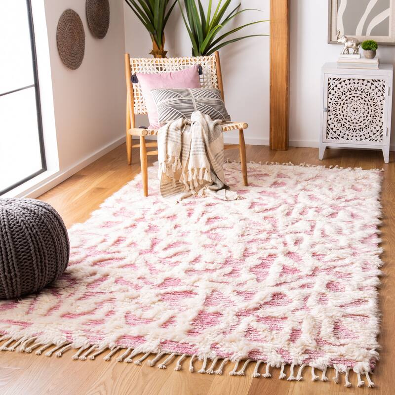 SAFAVIEH Hand-Knotted Manhattan Veroslava Wool Tassel Rug - 8' x 10' - Ivory/Pink