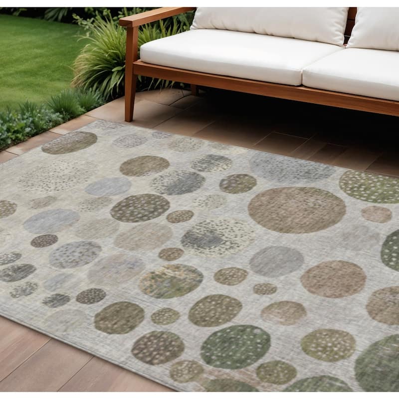 HomeRoots Geometric Transitional Rectangle Outdoor Rug - 8' X 10'