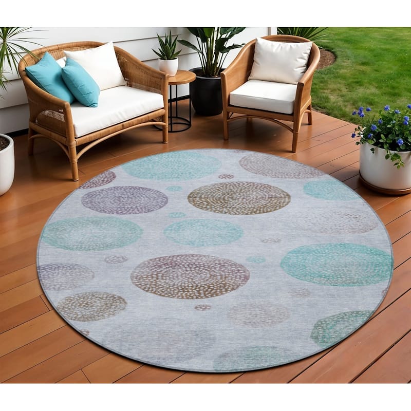 HomeRoots Geometric Transitional Rectangle Outdoor Rug - 8' Round