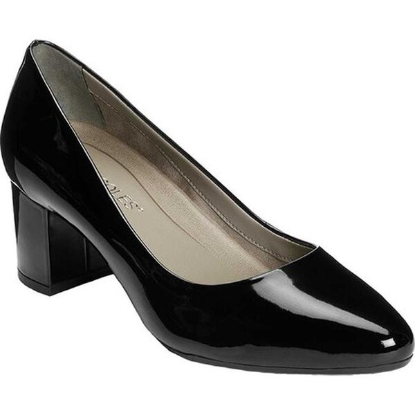 aerosoles black patent pumps