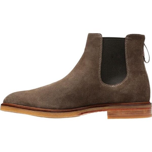 clarkdale gobi chelsea boot