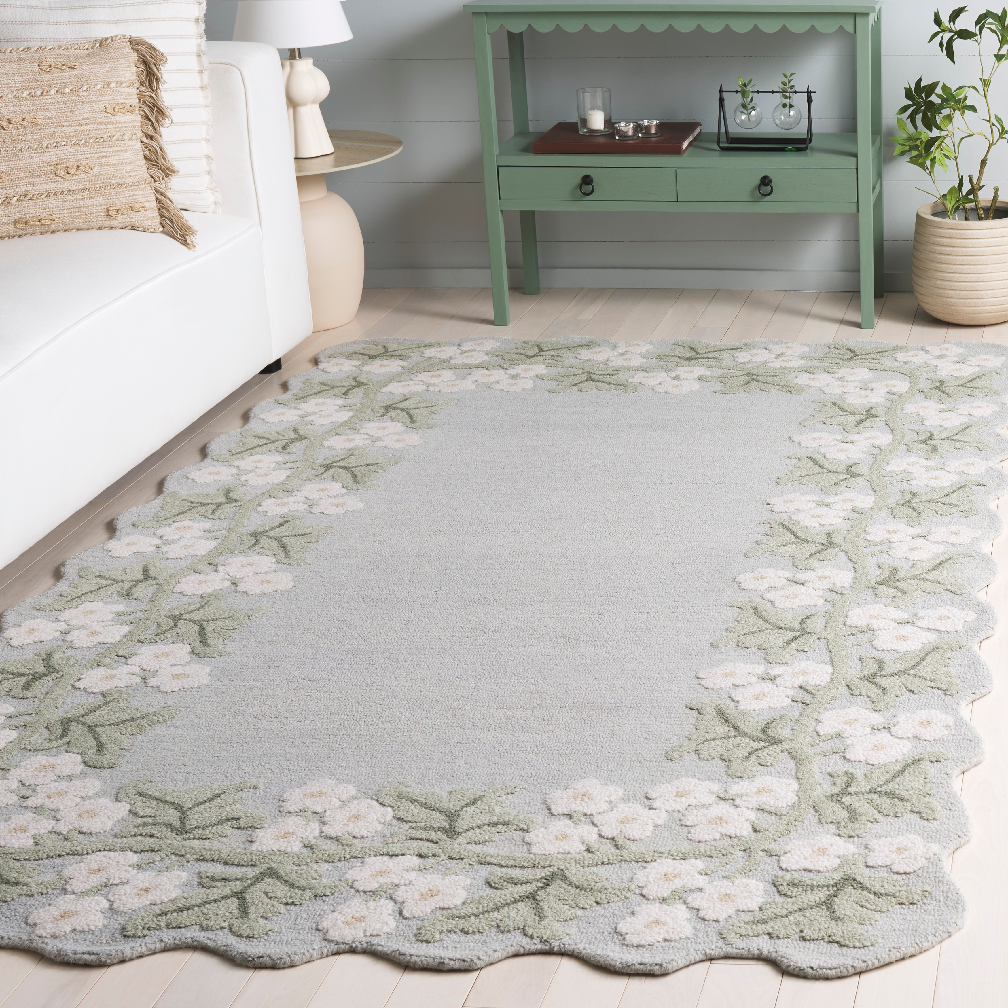 SAFAVIEH Handmade Jardin Benvenuta Floral Wool Rug - Bed Bath
