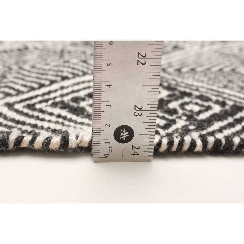 Sienna Black Rug 5'1" x 8'3" - 5'1 x 8'3