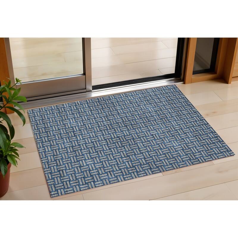 HomeRoots Geometric Transitional Rectangle Outdoor Rug - 3' x 5'