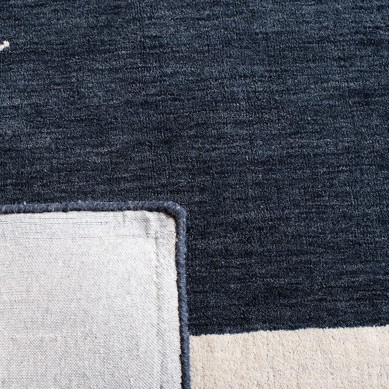 SAFAVIEH Handmade Himalaya Petaluma & Contemporary Geometric Cream Wool