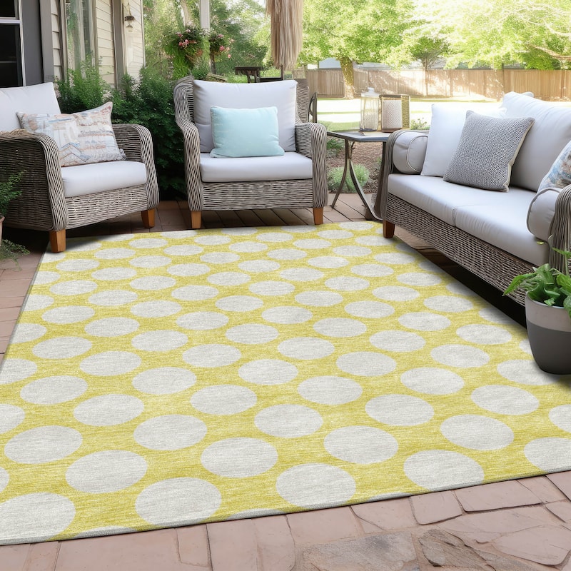 Machine Washable Indoor/ Outdoor Chantille Modern Dots Rug - Yellow - 3' x 5'