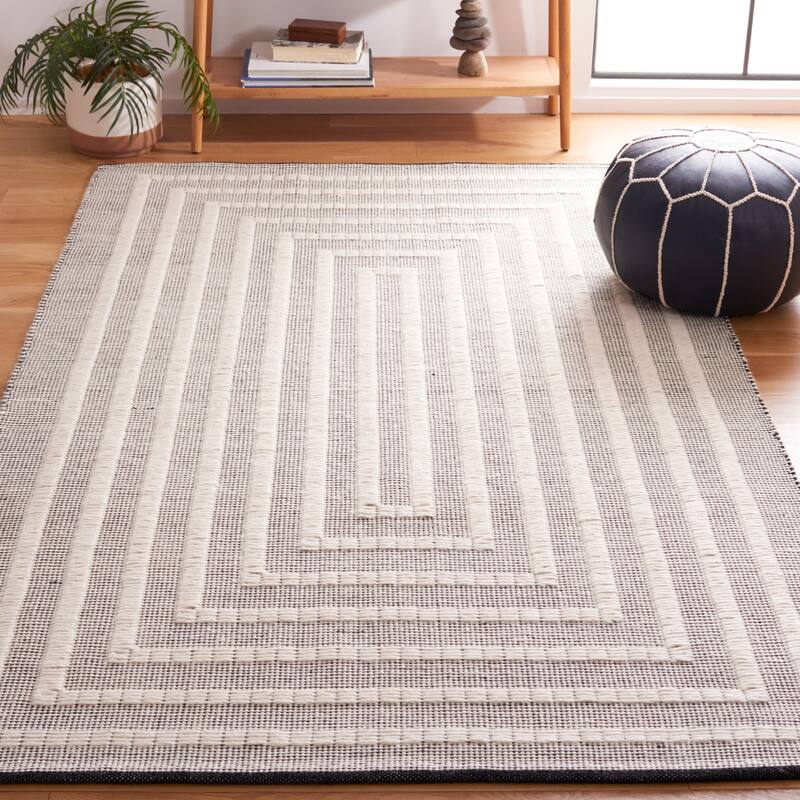 SAFAVIEH Handmade Natura Sabahat Wool Rug - 8' x 10' - Black/Ivory