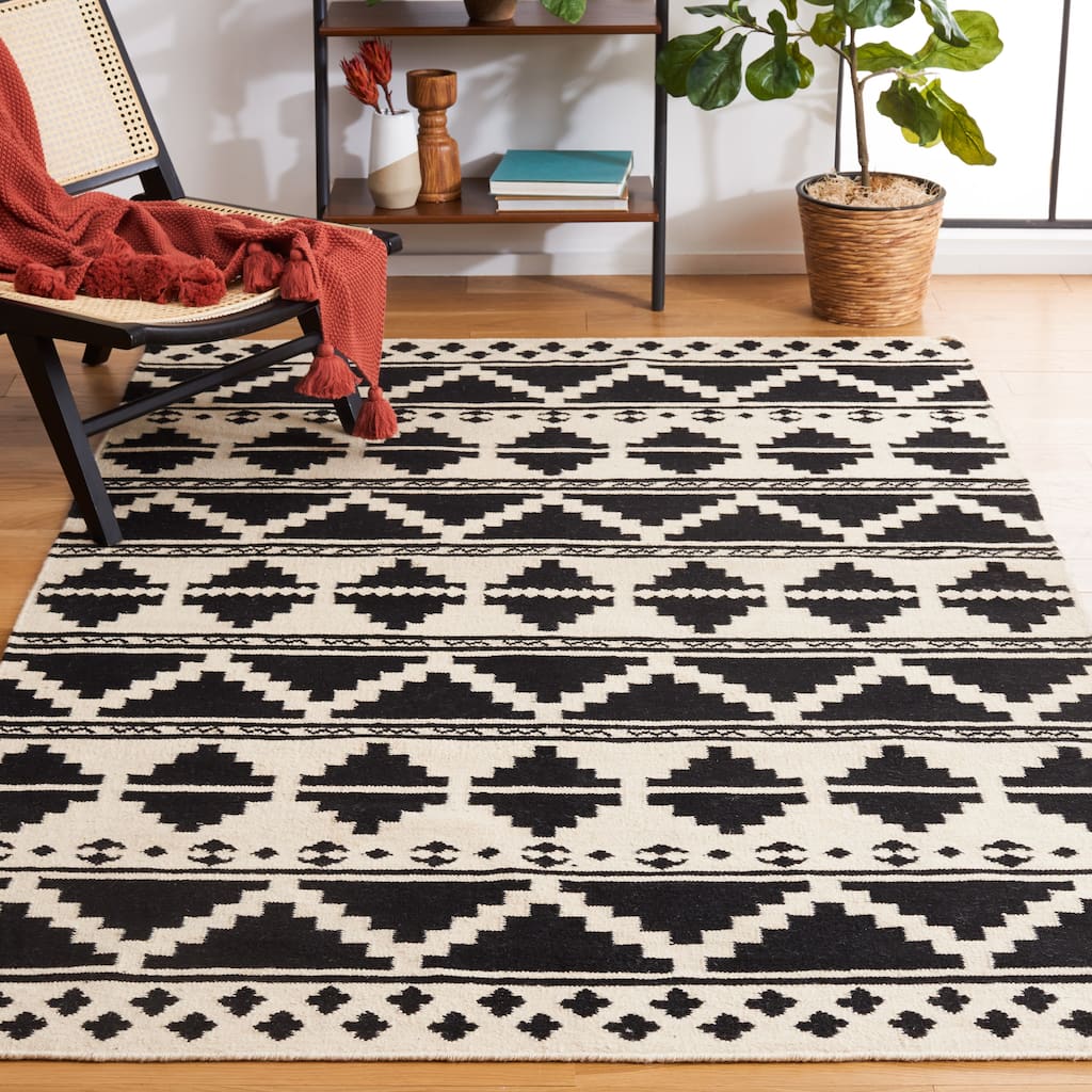 SAFAVIEH Handmade Flatweave Dhurries Bertilla Modern Wool Rug