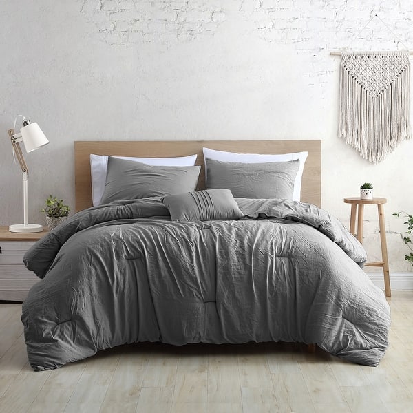 https://ak1.ostkcdn.com/images/products/is/images/direct/6c6a49946818b2bb60819926cfee8f93cbe3a362/Modern-Threads-Braelyn-4-Piece-Garment-Washed-Comforter-Set.jpg?impolicy=medium