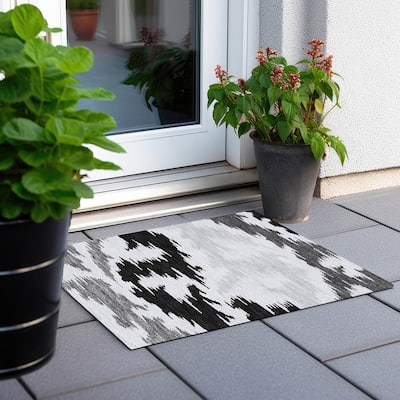 Machine Washable Indoor/ Outdoor Chantille Modern Boho Rug