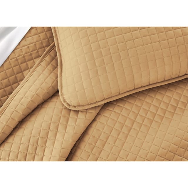 Oversized Solid 3-piece Quilt Set by Southshore Fine Linens