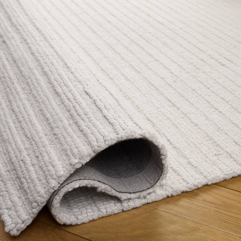 SAFAVIEH Handmade Ebony Emina Wool Rug