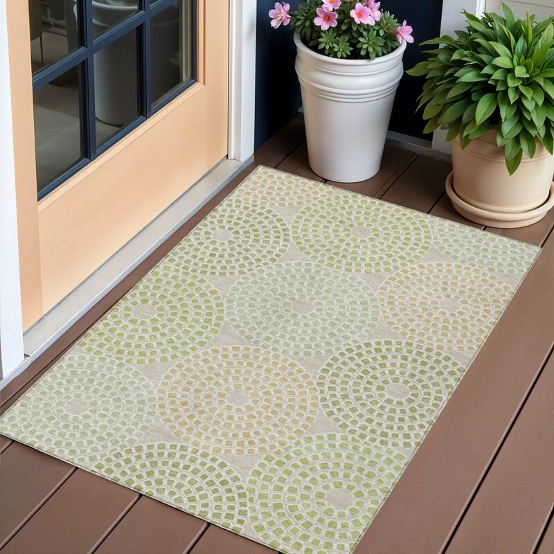 HomeRoots Geometric Transitional Rectangle Outdoor Rug - 3' x 5'