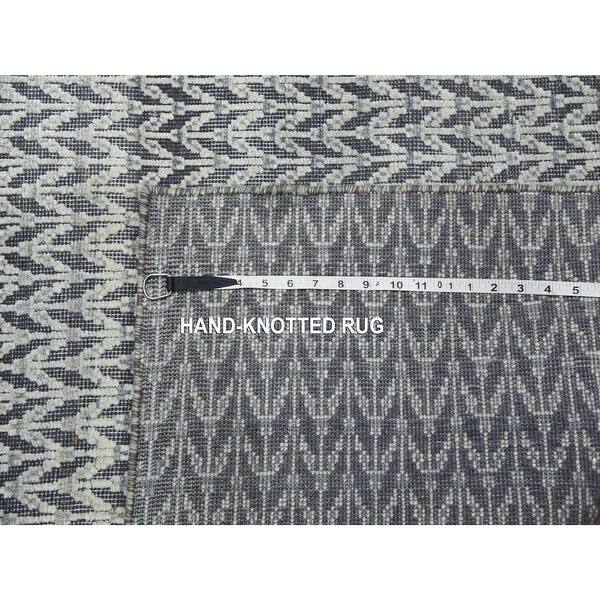 Shahbanu Rugs Charcoal Black Pure Raised Silk Hand Knotted Repetitive ...