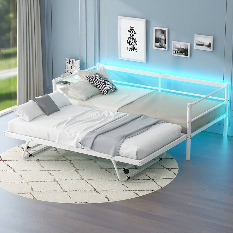 Metal Daybed with Pull-Out Trundle by Harper&Bright Designs - White