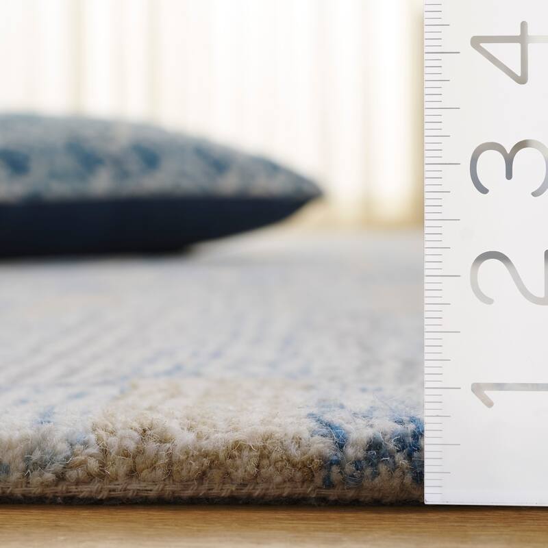 SAFAVIEH Handmade Metro Hester Wool Rug