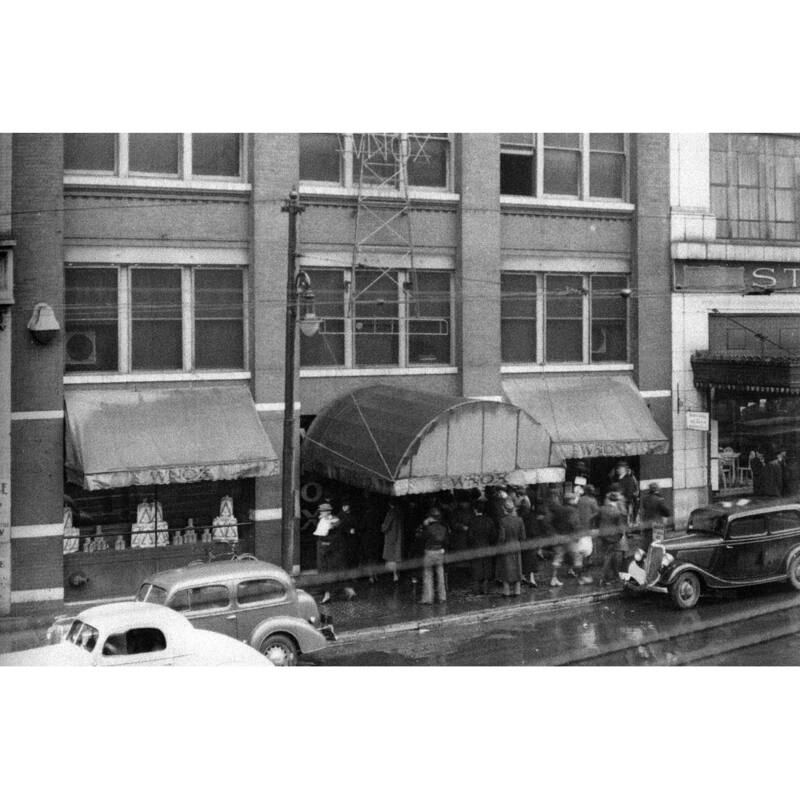 WNAV, Knoxville's first radio station Black and White Gallery Wrapped