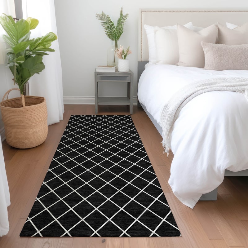 Premium Washable Super Soft Diamond Trellis Mayfield Rug - Black - 2'3" x 7'6"