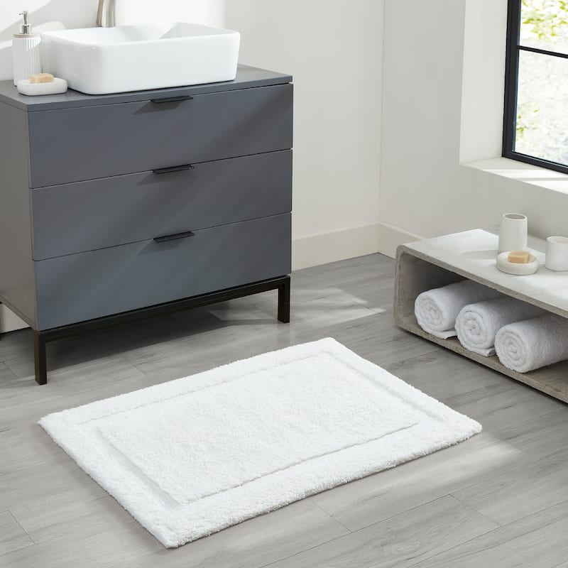Lydia Border Plush Bath Mat