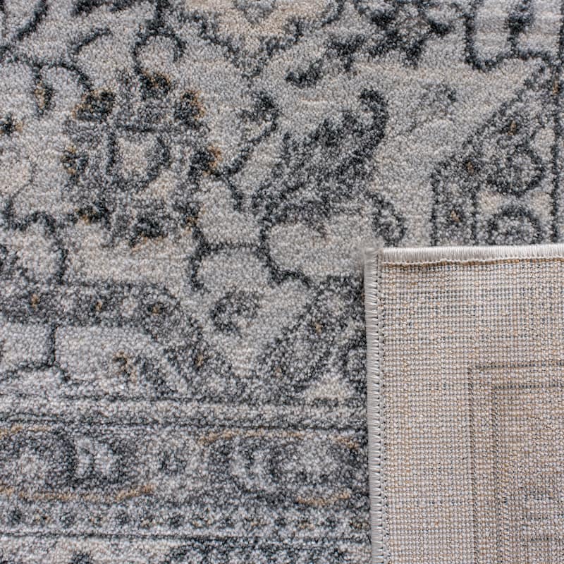 SAFAVIEH Isabella Minola Traditional Oriental Rug
