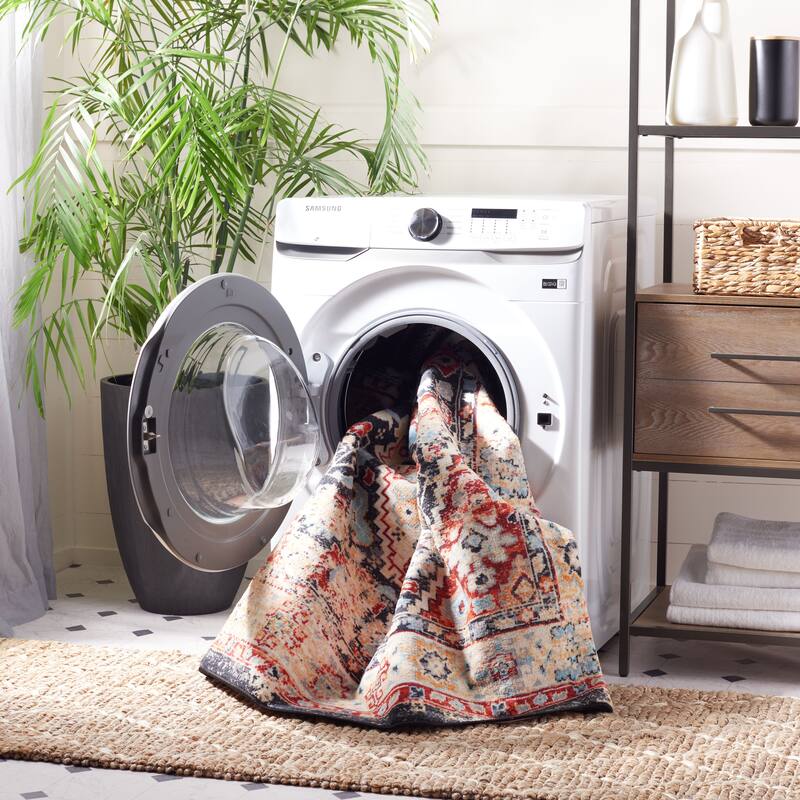 SAFAVIEH Riviera Machine Washable Slip Resistant Vertie Oriental Rug