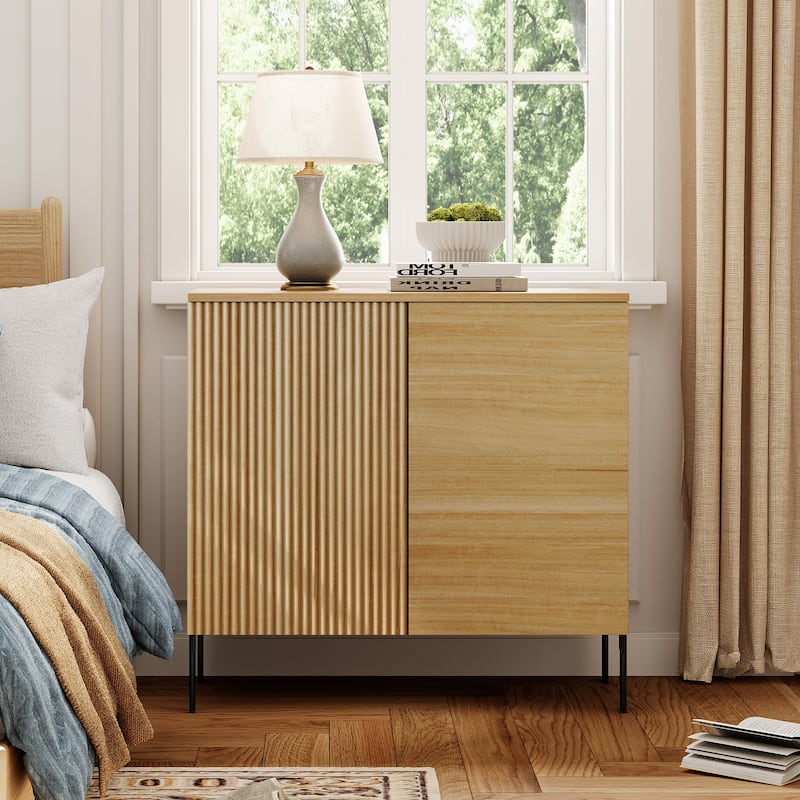 Modern Minimalist Wood Nightstand With Doors ,31.5" End Table,Reeded Design Bedside Table - Oak-1PC