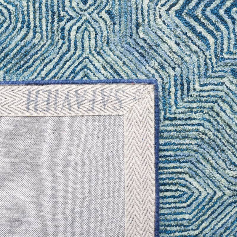SAFAVIEH Handmade Micro-Loop Joshka Wool Rug