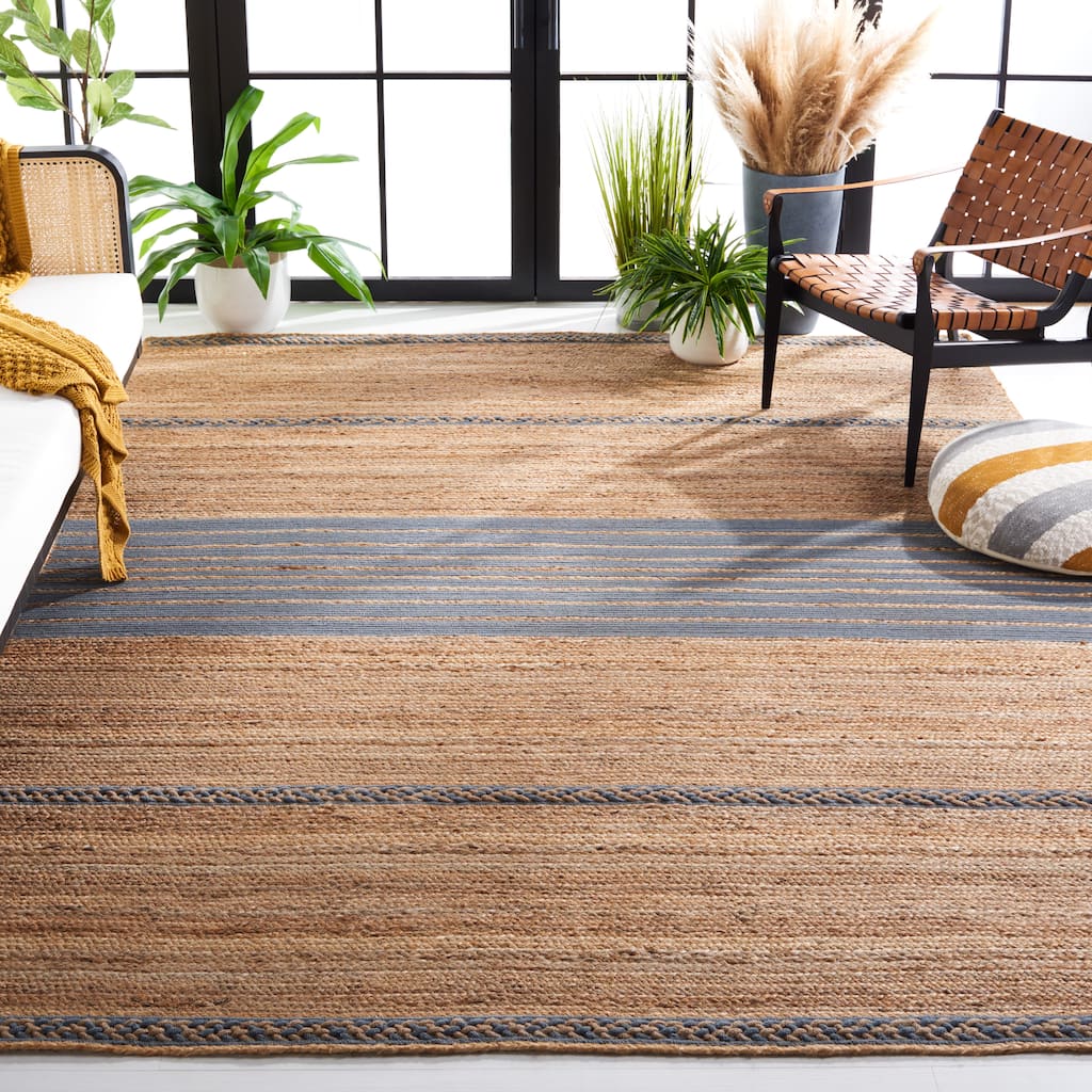 SAFAVIEH Handmade Natural Fiber Hanane Zwantje Stripe Jute Rug