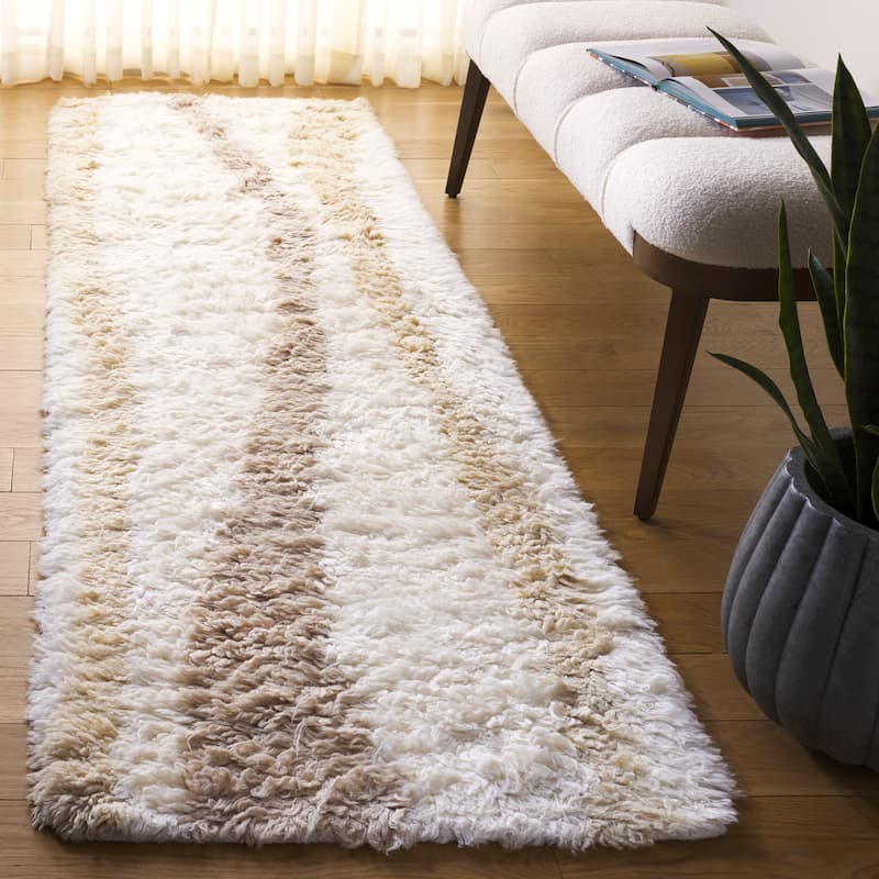 SAFAVIEH Hand-Woven Casablanca Kecia Shag Wool Rug
