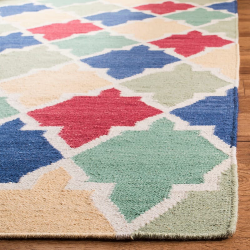 SAFAVIEH Hand-woven Moroccan Jeanmarie Reversible Dhurrie Wool Rug