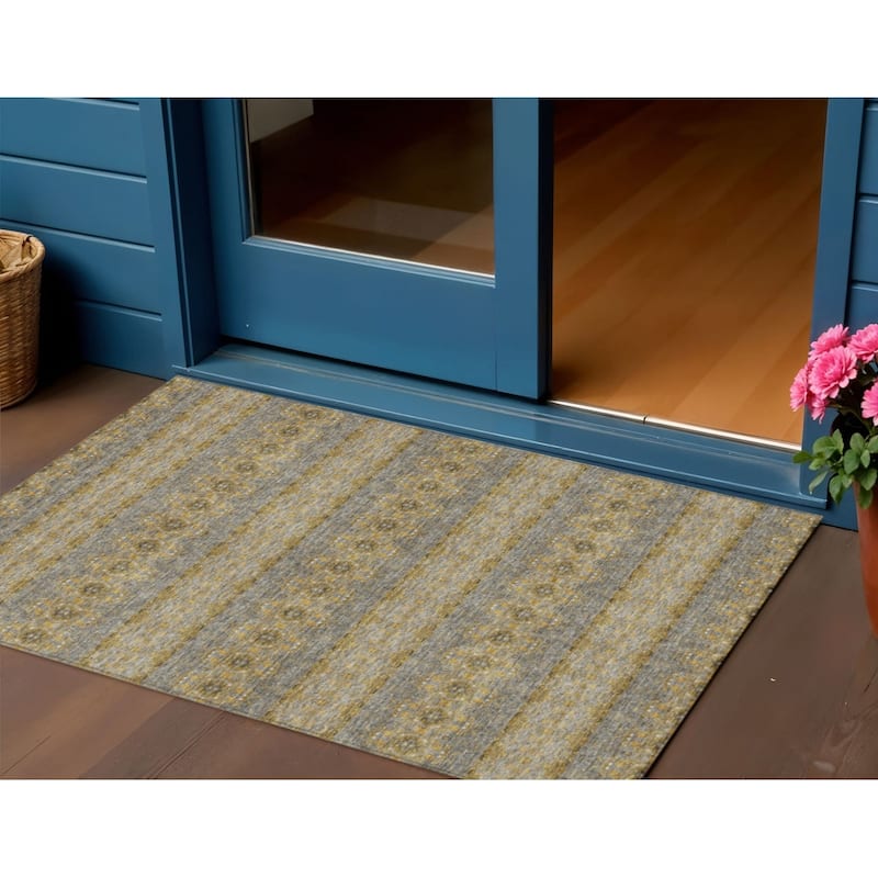 HomeRoots Floral Medallion Transitional Rectangle Outdoor Rug - 3' x 5'