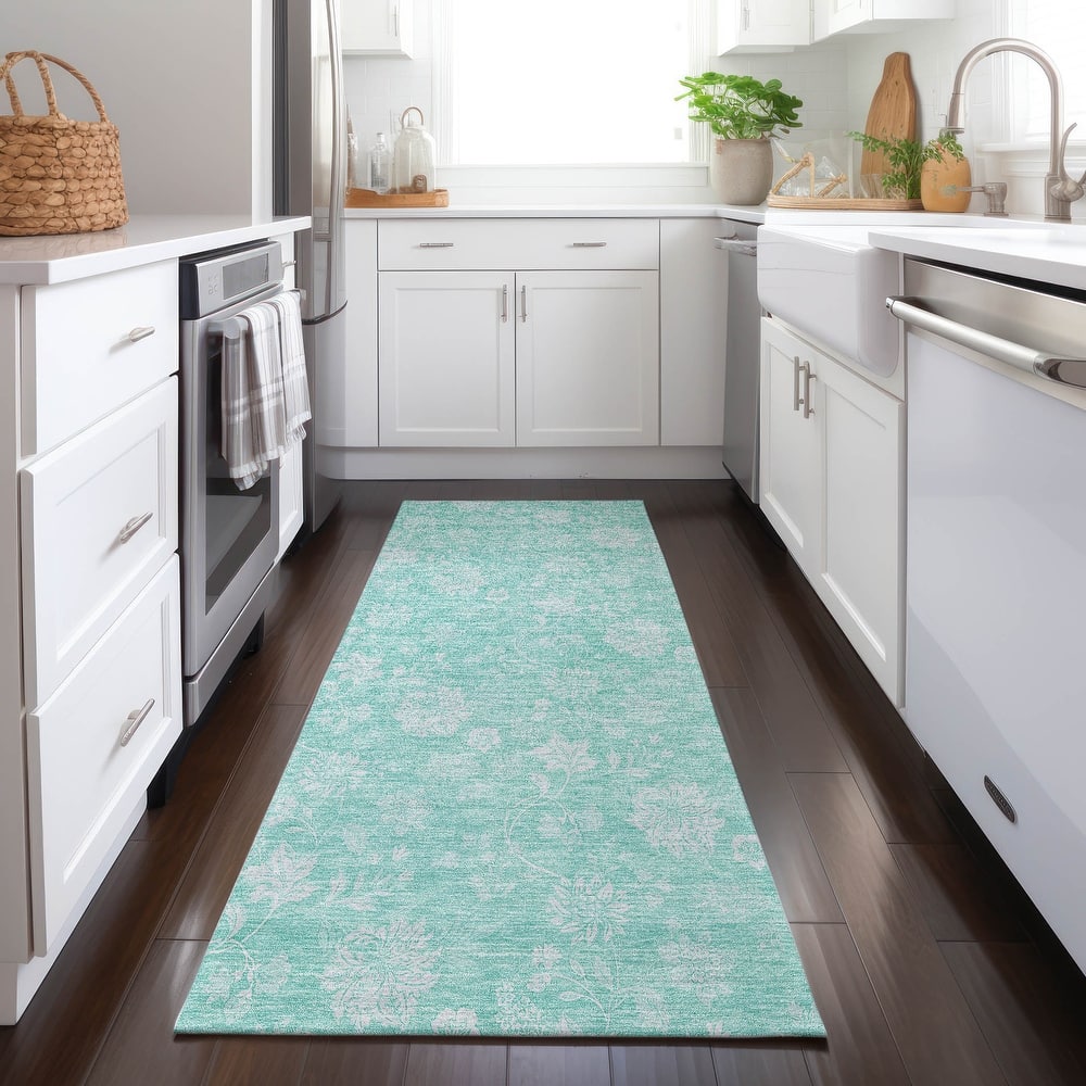 Machine Washable Indoor/ Outdoor Chantille Floral Farmhouse Rug