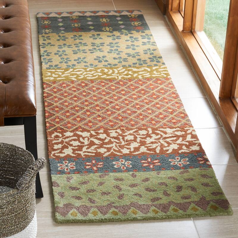 SAFAVIEH Handmade Bella Soava Modern Floral Wool Rug - 2'3" x 7' Runner - Ivory/Multi
