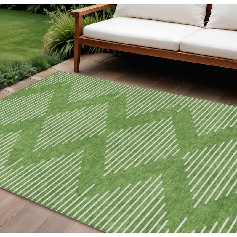 HomeRoots Geometric Transitional Rectangle Outdoor Rug - 10' X 14'