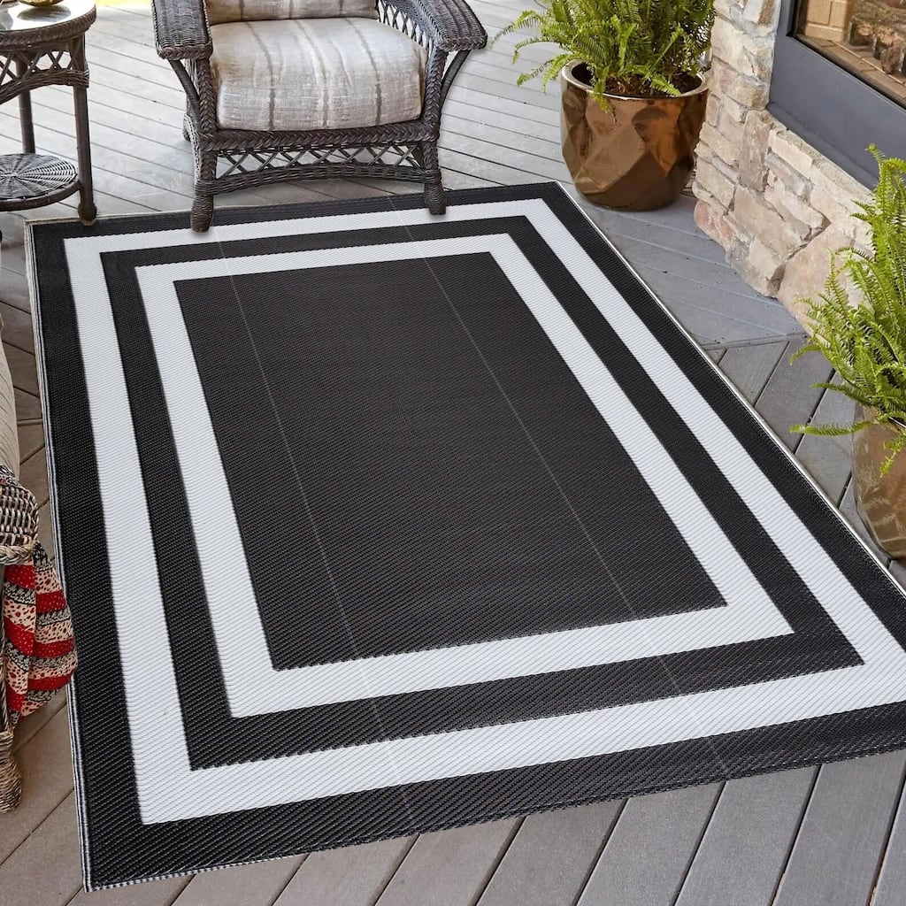 Playa Rug Outdoor Recycled Reversible Plastic Folded Mat/Rug Paris Collection Lightweight & Weather, Water and UV Resistant
