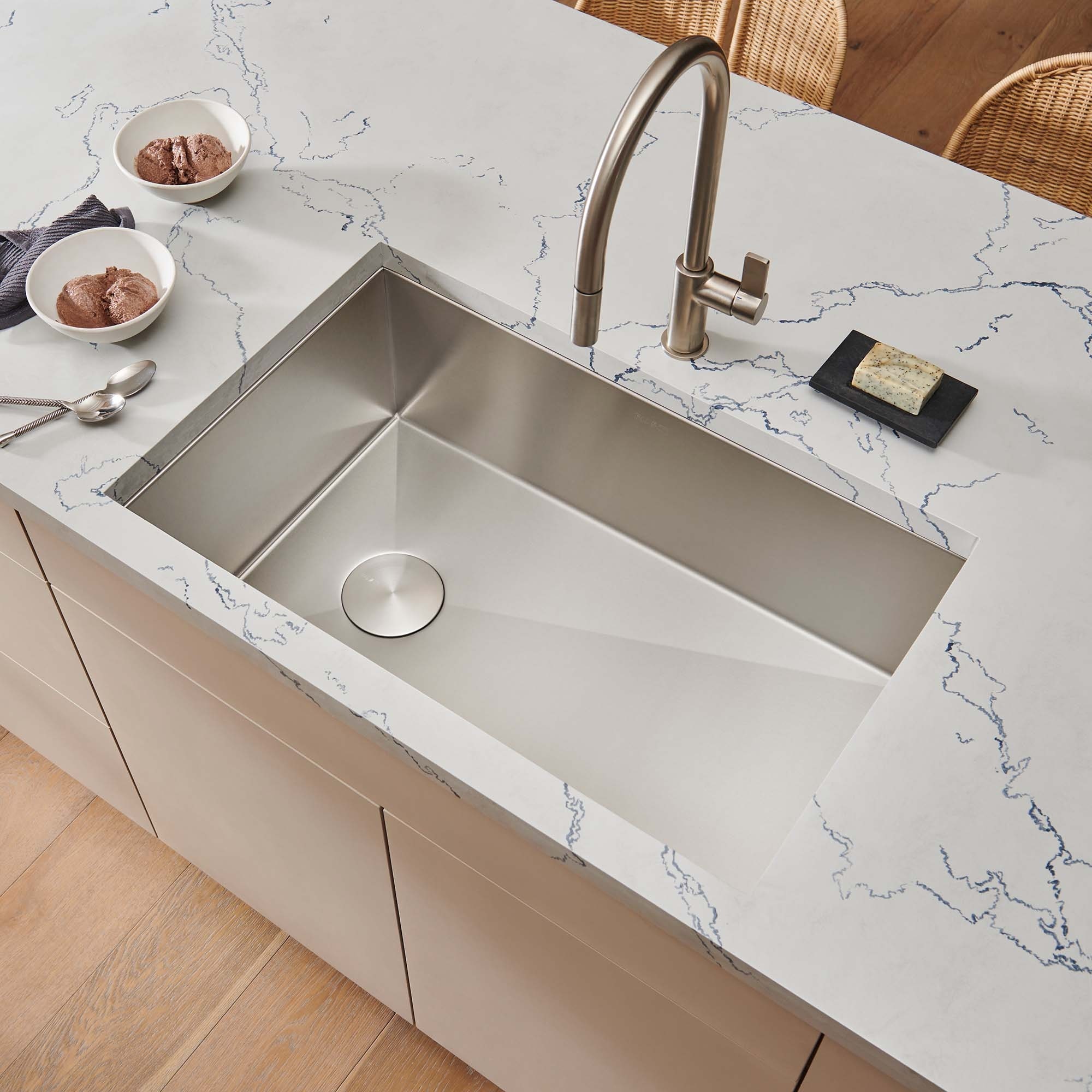 Ruvati 30-inch Slope Bottom Offset Drain Undermount Kitchen Sink Single Bowl Stainless Steel - RVH7480 - Silver