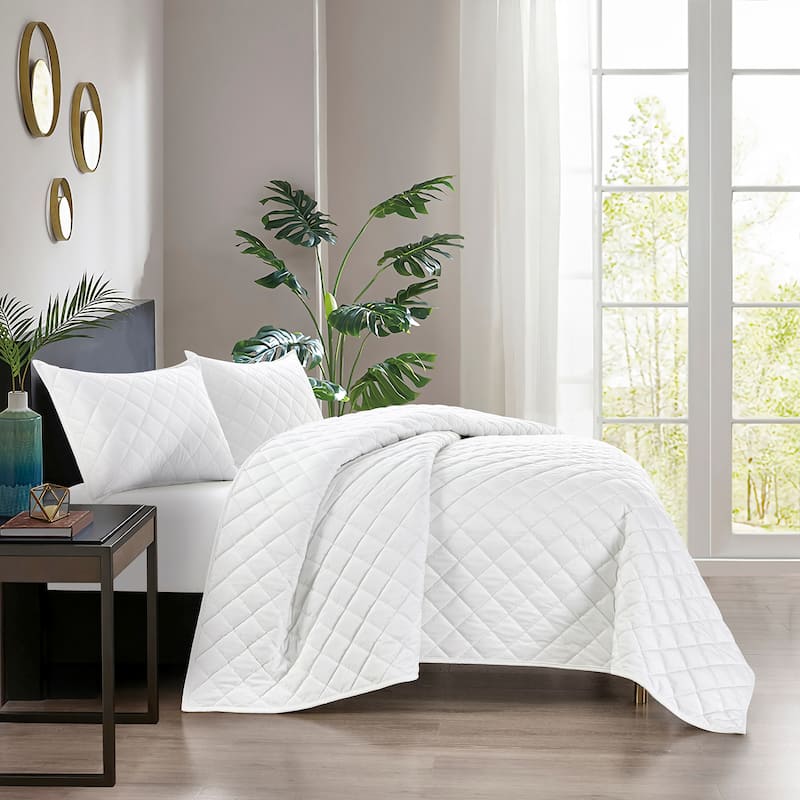 Pointehaven Heavy-Weight Oversized Diamond Design Velvet Quilt Sets