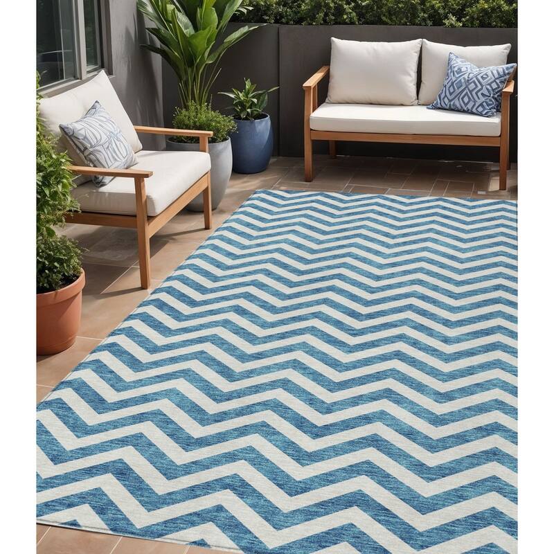 HomeRoots Chevron Transitional Rectangle Outdoor Rug - 5' X 8'