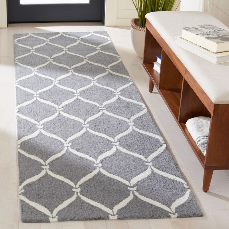 SAFAVIEH Handmade Four Seasons Shobha Floral Rug - 2'3" x 8' Runner - Grey/Ivory