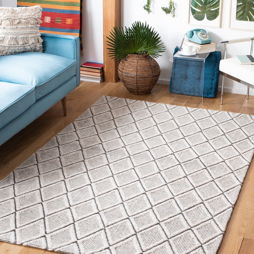 SAFAVIEH Handmade Marbella Gotelinde Wool Rug