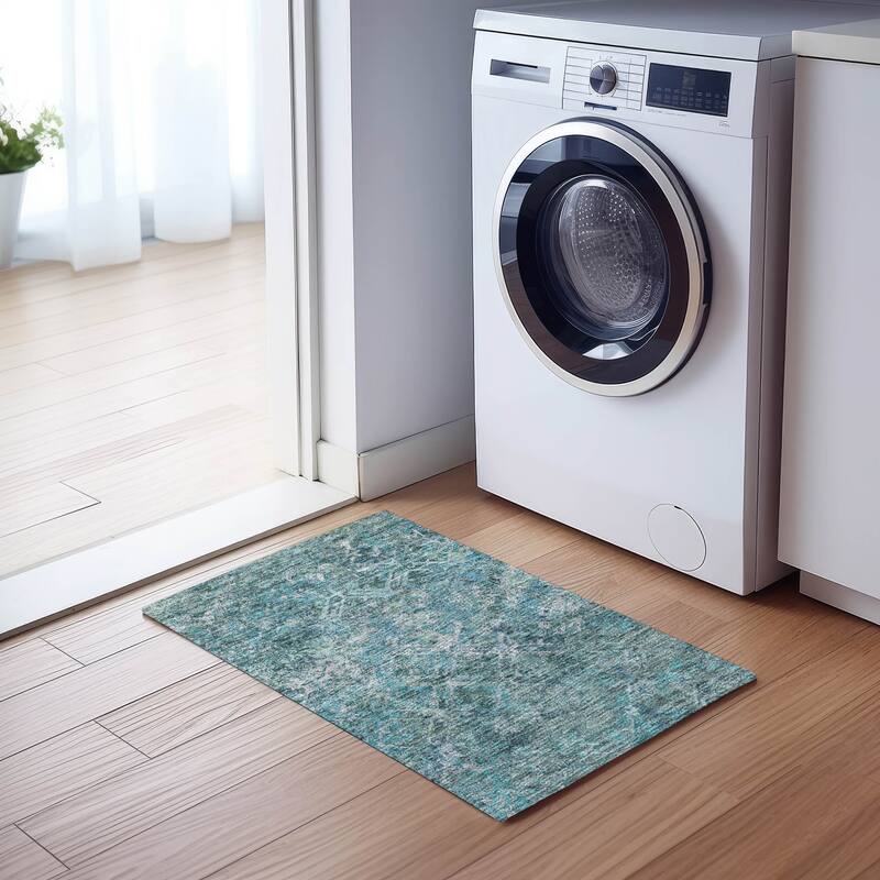 Machine Washable Indoor/ Outdoor Chantille Diamonds Distressed Rug