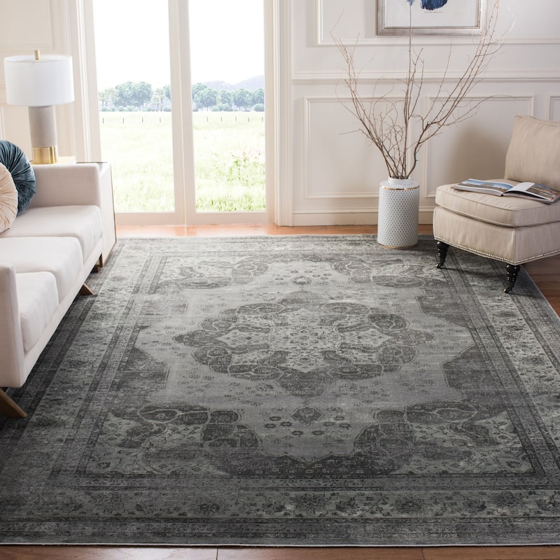 SAFAVIEH Vintage Priscilla Oriental Distressed Viscose Rug - 7'6" x 10'6" - Grey/Multi