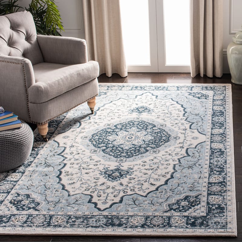 SAFAVIEH Isabella Debrah Traditional Oriental Rug - 3' x 5' - Cream/Light Blue